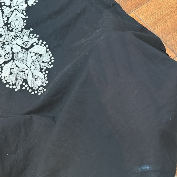 Elie Tahari Embroidered Collar Quarter Sleeve Black Top Size Large - Picture 6 of 6